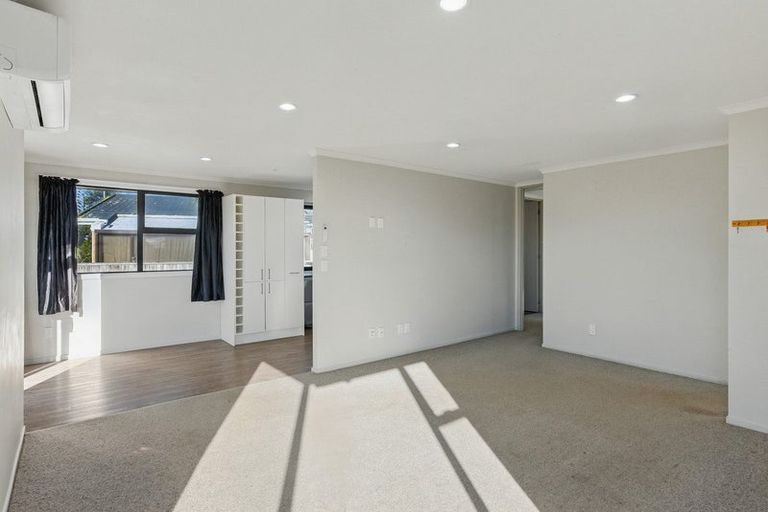 Photo of property in 30 Eruini Street, Waikanae Beach, Waikanae, 5036