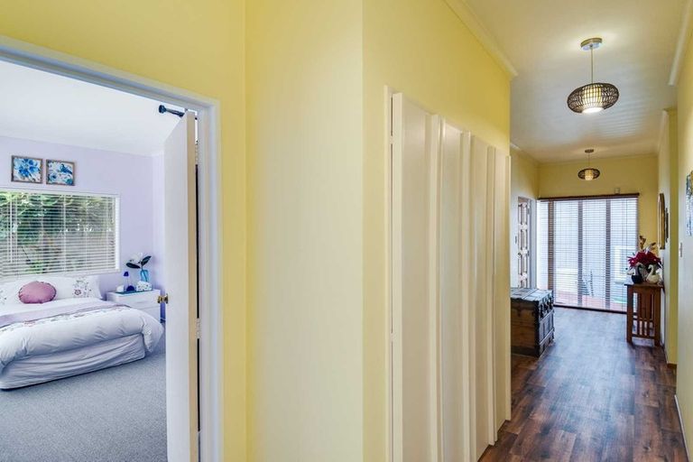 Photo of property in 121 Thompson Road, Bluff Hill, Napier, 4110