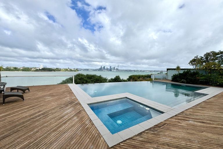 Photo of property in 10 Marine Terrace, Bayswater, Auckland, 0622