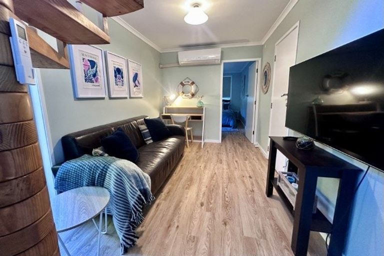 Photo of property in 2 Corlett Road, Plimmerton, Porirua, 5026