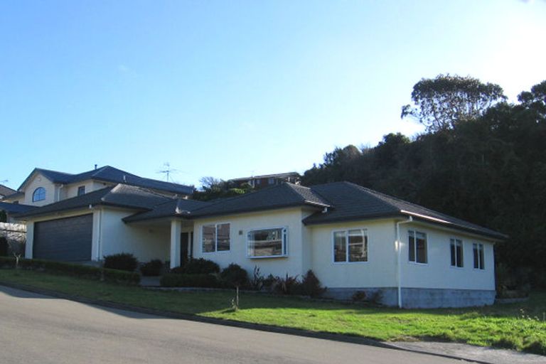 Photo of property in 11 Wantwood Grove, Churton Park, Wellington, 6037