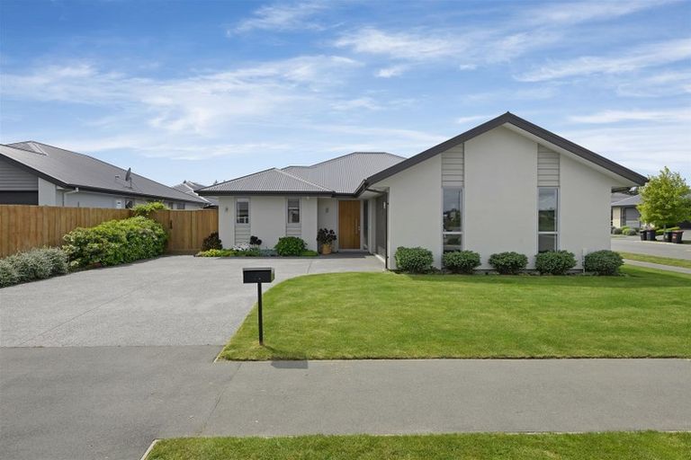 Photo of property in 7 Weruweru Street, Marshland, Christchurch, 8083