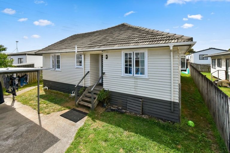 Photo of property in 1/31 Solveig Place, Randwick Park, Auckland, 2105