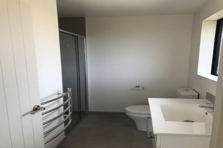 Photo of property in 2 Torrie Way, Pukekohe, 2120