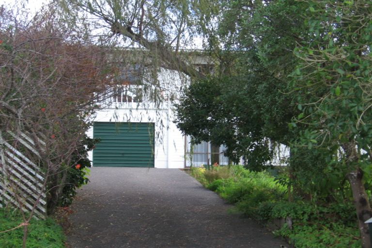 Photo of property in 12 Ngatira Place, Snells Beach, 0920