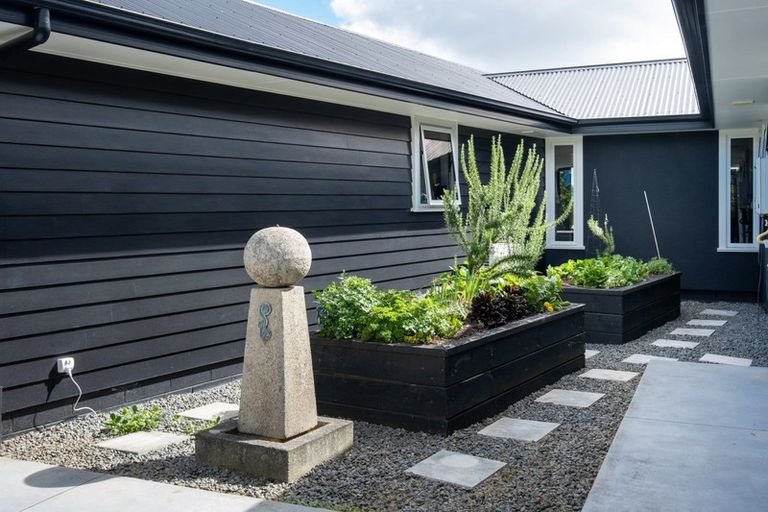 Photo of property in 26 Whakatomo Place, Havelock North, 4130