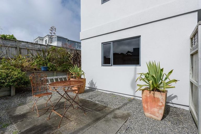 Photo of property in 20 Arahiwi Grove, Tirohanga, Lower Hutt, 5010