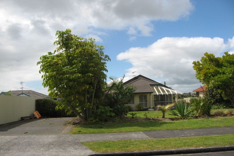 Photo of property in 42 Keywella Drive, Conifer Grove, Takanini, 2112