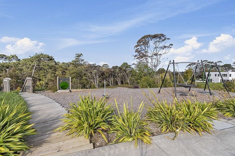 Photo of property in 37 Waka Street, Albany Heights, Auckland, 0632