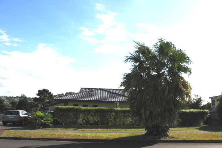 Photo of property in 14 Calypso Way, Unsworth Heights, Auckland, 0632