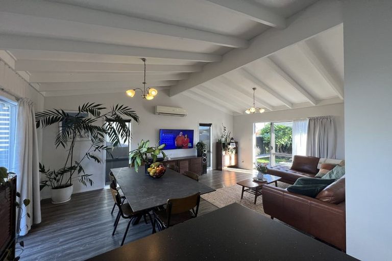 Photo of property in 1373 Whangaparaoa Road, Army Bay, Whangaparaoa, 0930