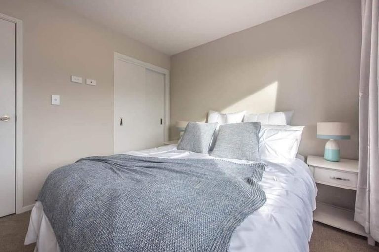 Photo of property in 24/11 Ray Small Drive, Papakura, 2110