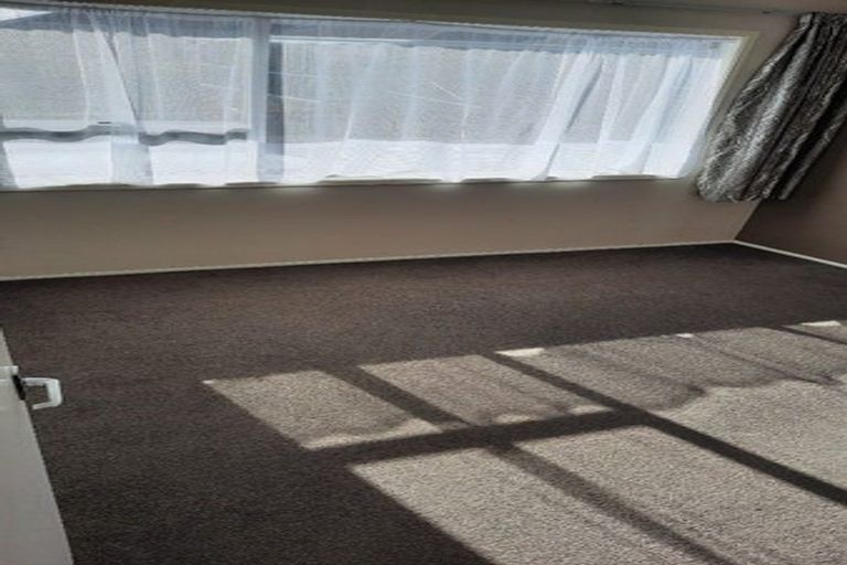 Photo of property in 2/10 Waratah Street, Birkenhead, Auckland, 0626