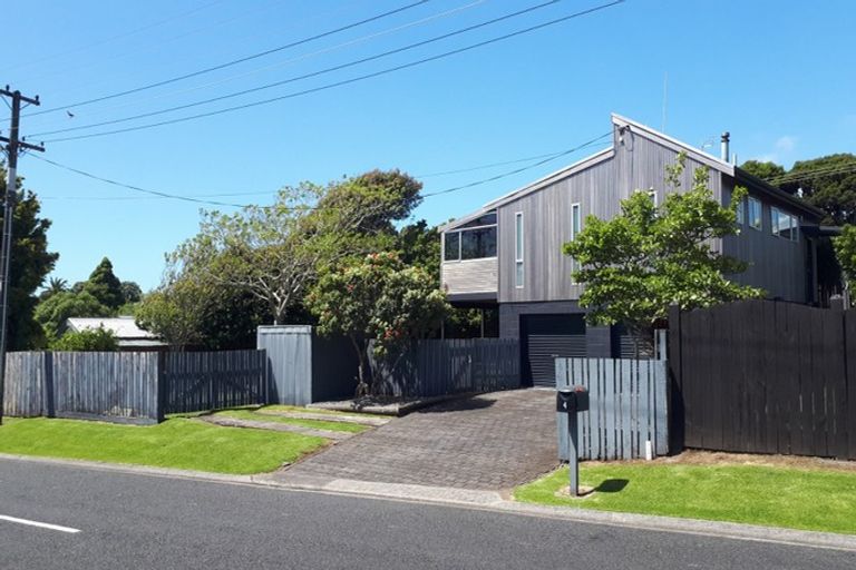 Photo of property in 4 Holloway Road, Omata, New Plymouth, 4374