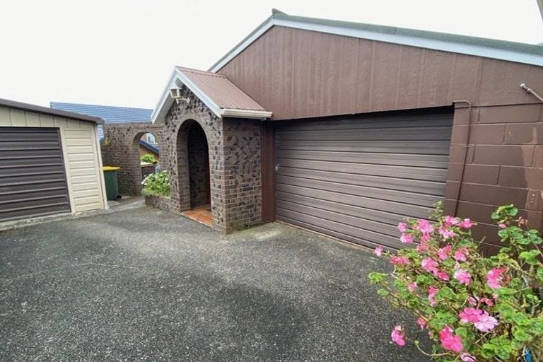 Photo of property in 1/36 Beechwood Road, Rothesay Bay, Auckland, 0630