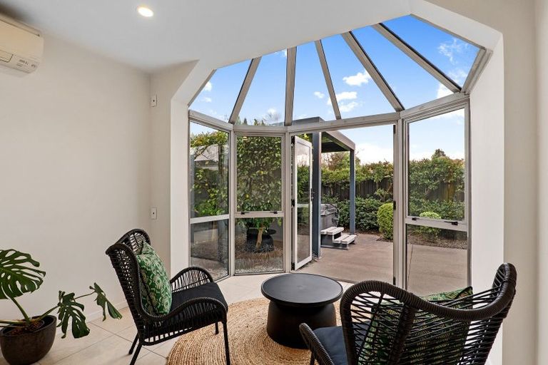 Photo of property in 87b Aikmans Road, Merivale, Christchurch, 8014