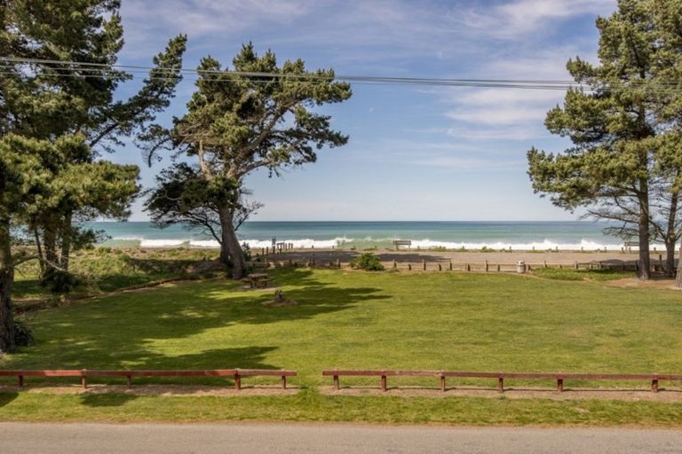 Photo of property in 6 Chamberlain Avenue, Amberley, 7481