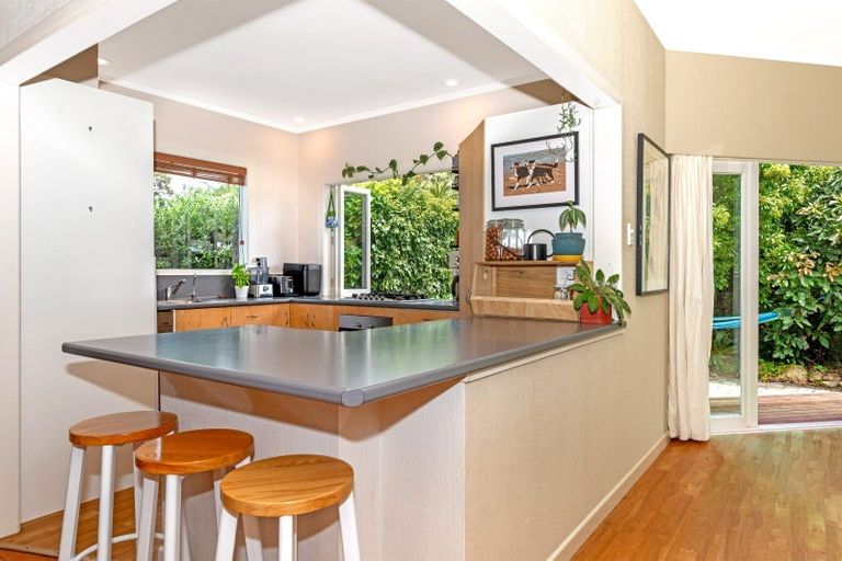 Photo of property in 50 Moana Road, Okitu, Gisborne, 4010