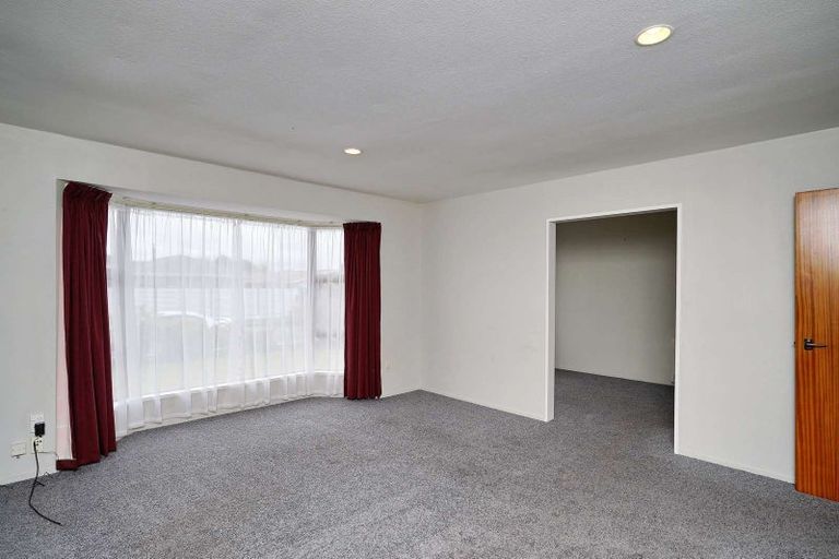 Photo of property in 1/69 Denise Crescent, Hornby, Christchurch, 8042