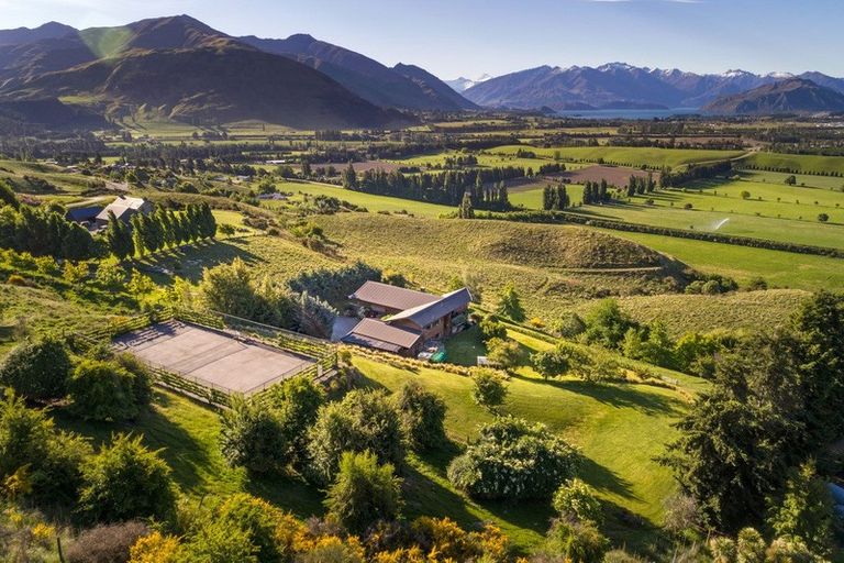 Photo of property in 711 Mount Barker Road, Wanaka, 9382