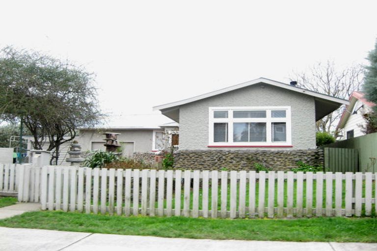 Photo of property in 16 Holden Avenue, Haumoana, 4102