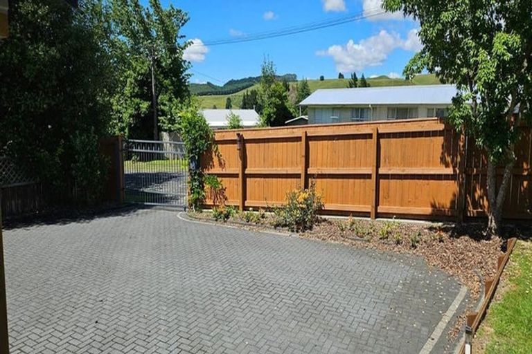 Photo of property in 2 Bay Grove, Pukehangi, Rotorua, 3015