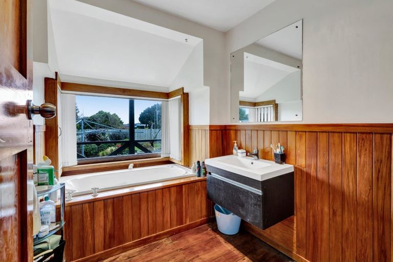 Photo of property in 231 Glover Road, Hawera, 4610