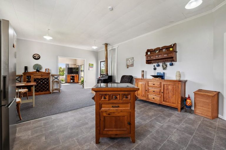 Photo of property in 525 Auroa Road, Auroa, Hawera, 4678