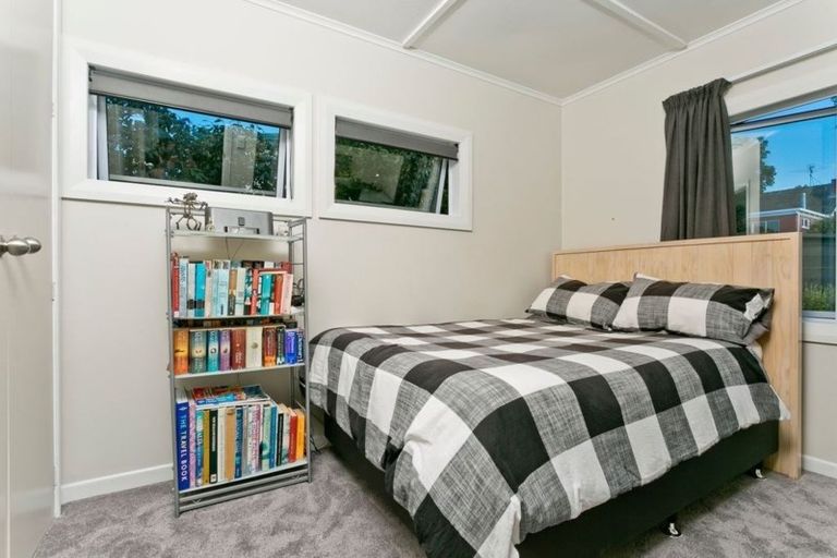 Photo of property in 1/29 Beatrice Avenue, Hillcrest, Auckland, 0627