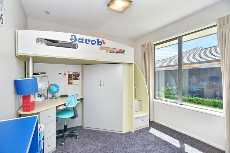 Photo of property in 64 Acacia Avenue, Rangiora, 7400