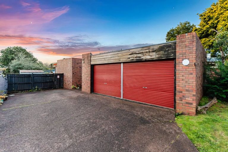 Photo of property in 41 Fitzherbert Avenue, West Harbour, Auckland, 0618