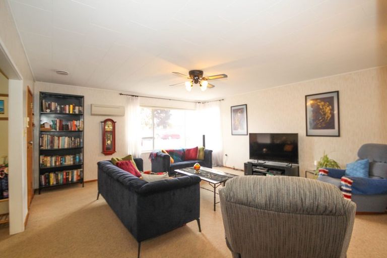 Photo of property in 2/206 Mcleod Street, Camberley, Hastings, 4120