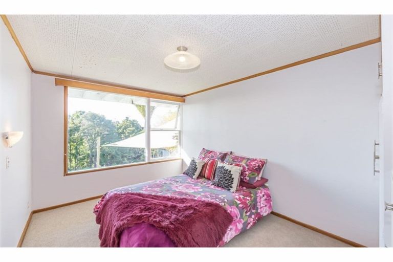 Photo of property in 181 Glenfield Road, Hillcrest, Auckland, 0627