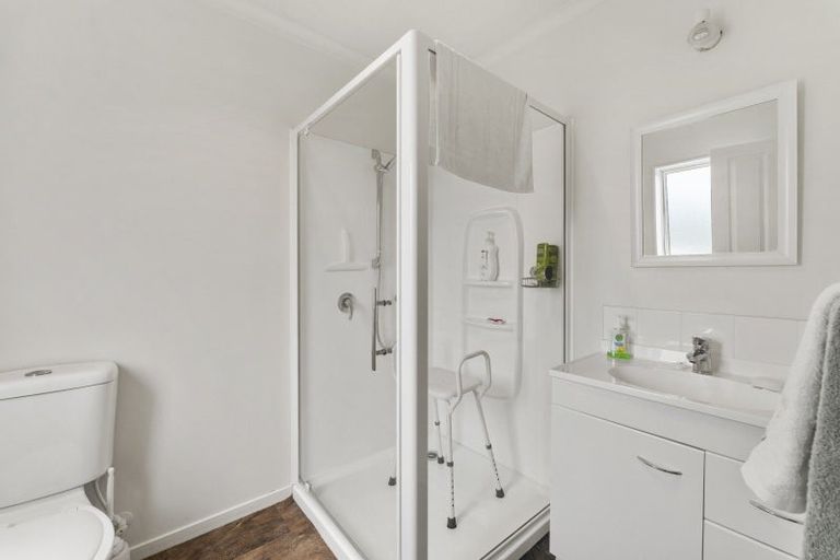 Photo of property in 20 Kiharoa Street, Otaki Beach, Otaki, 5512