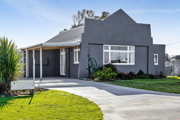 Photo of property in 14 Barclay Road, Okaiawa, Hawera, 4671