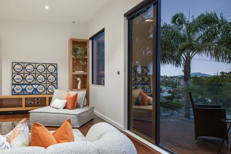 Photo of property in 17 Waitemata Road, Hauraki, Auckland, 0622