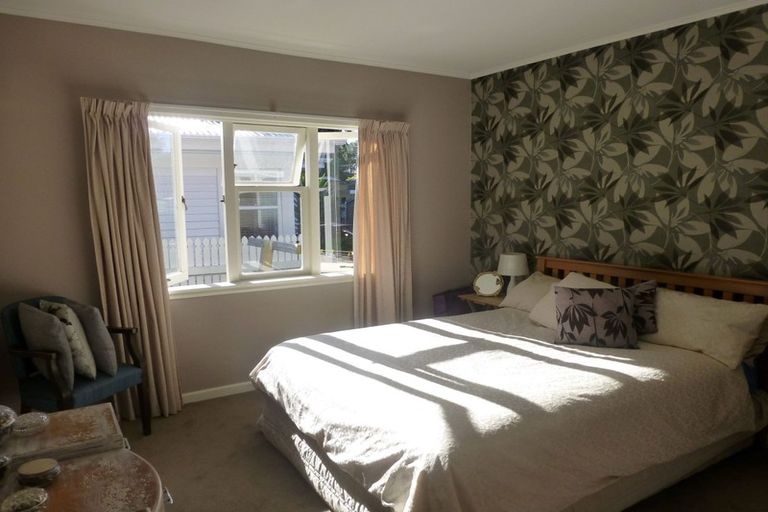 Photo of property in 6 Nelson Avenue, Northcote Point, Auckland, 0627