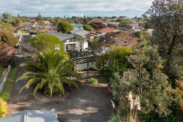Photo of property in 63 Mazengarb Road, Paraparaumu Beach, Paraparaumu, 5032