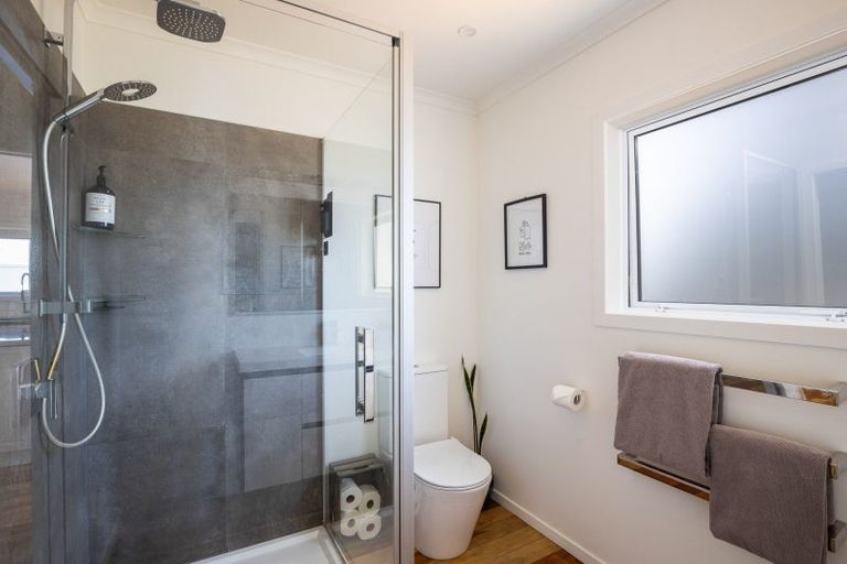 Photo of property in 10 Margaret Place, Merrilands, New Plymouth, 4312