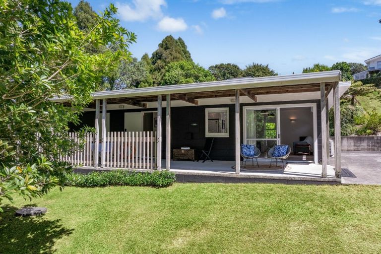 Photo of property in 15 Buckleton Road, Tawharanui Peninsula, Matakana, 0986