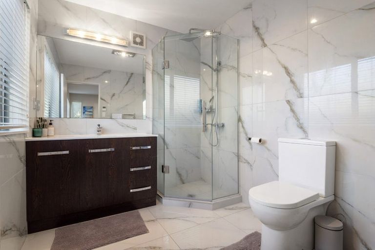 Photo of property in 7 Bridget Court, Red Beach, 0932