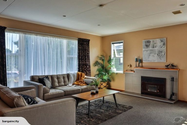 Photo of property in 9 Leslie Avenue, Cloverlea, Palmerston North, 4412