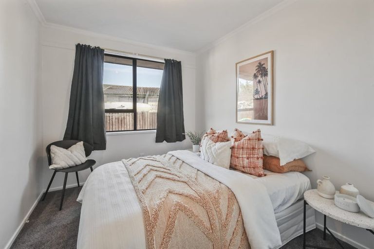 Photo of property in 16 Dunbarton Street, Redwood, Christchurch, 8051