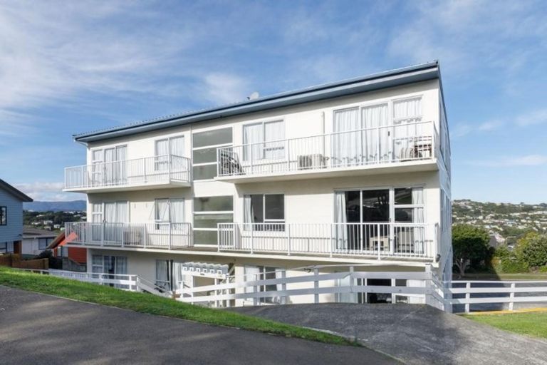 Photo of property in 14/32 Akaroa Drive, Maupuia, Wellington, 6022