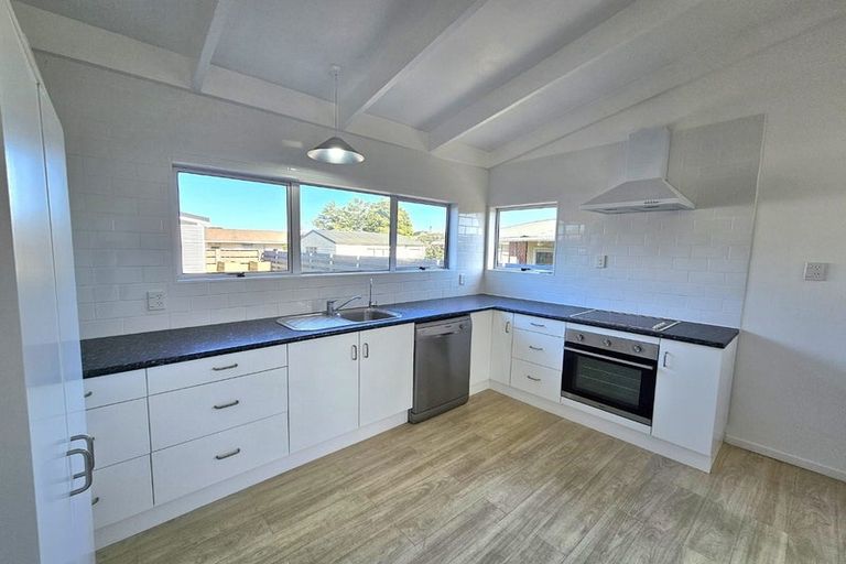 Photo of property in 18a Trimble Place, Bell Block, New Plymouth, 4312