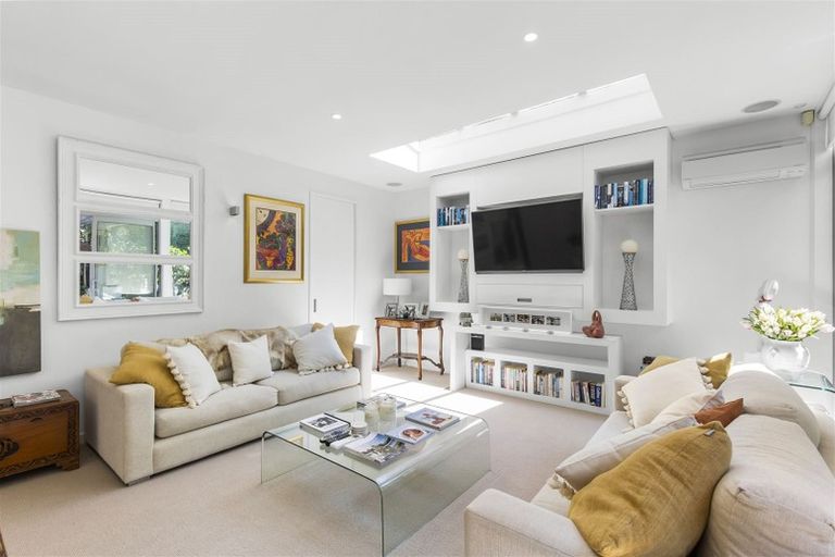 Photo of property in 71 Clare Road, St Albans, Christchurch, 8014