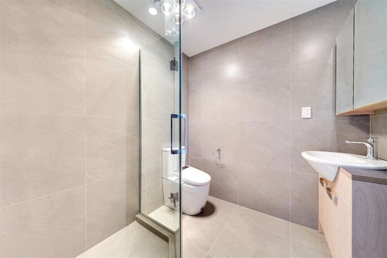 Photo of property in 1/2 Wood Street, Papakura, 2110