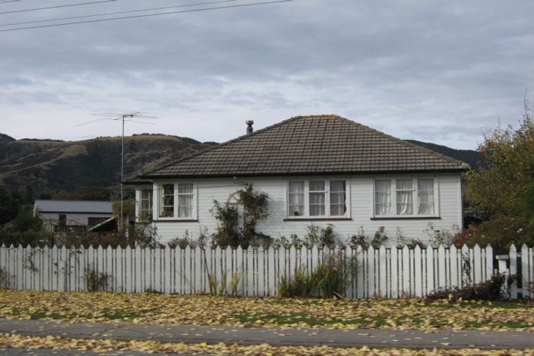 Photo of property in 5 Warwick Street, Tapanui, 9522