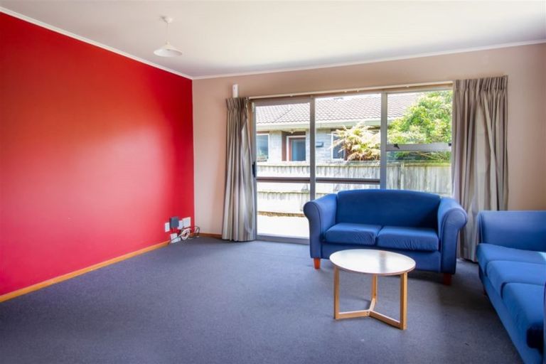 Photo of property in 10 Malabar Crescent, Broomfield, Christchurch, 8042