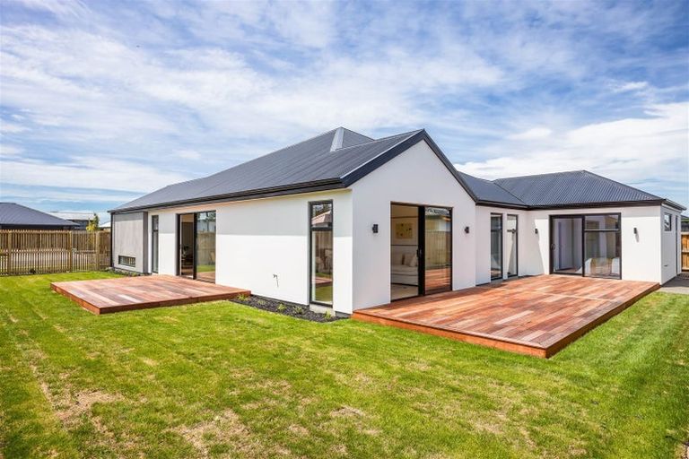 Photo of property in 14 Lusk Street, Rangiora, 7400